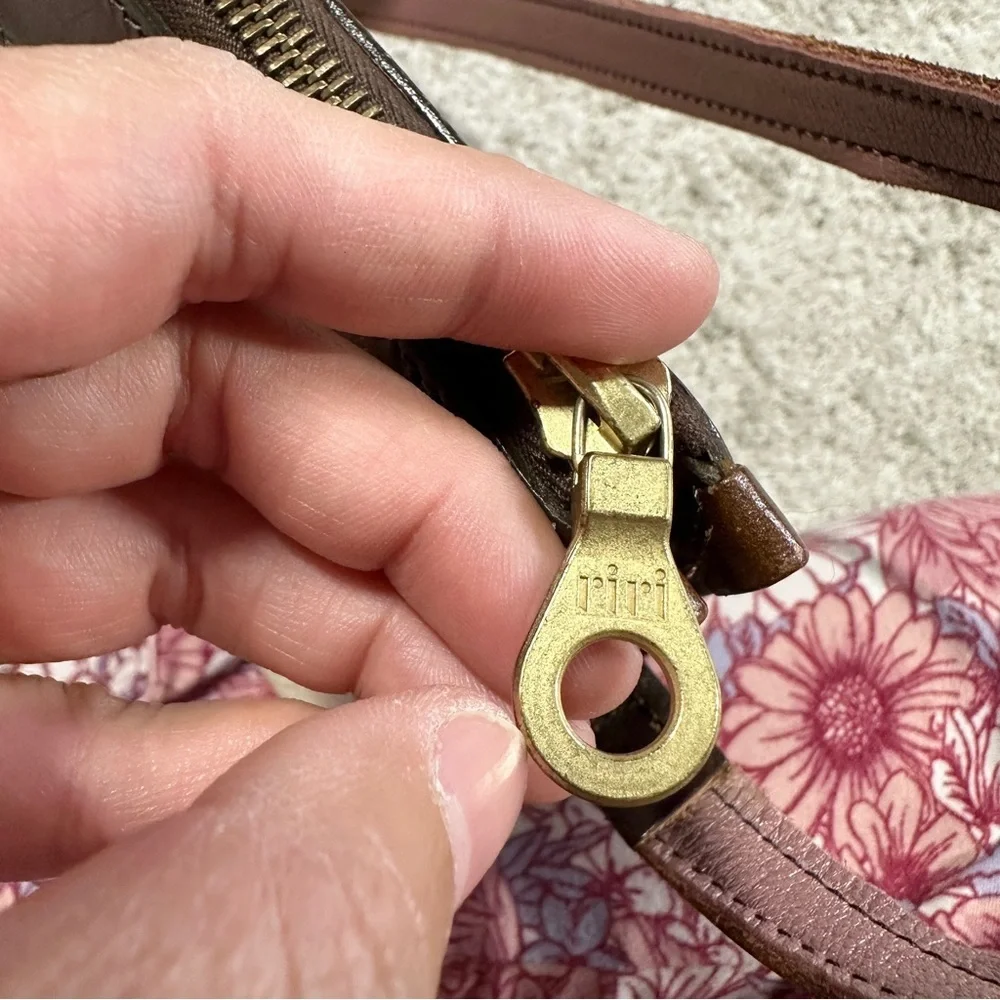 Dooney & Bourke Vintage Ivory Brown Leather Crossbody Bag Classic Zip Top - Picture 9 of 16